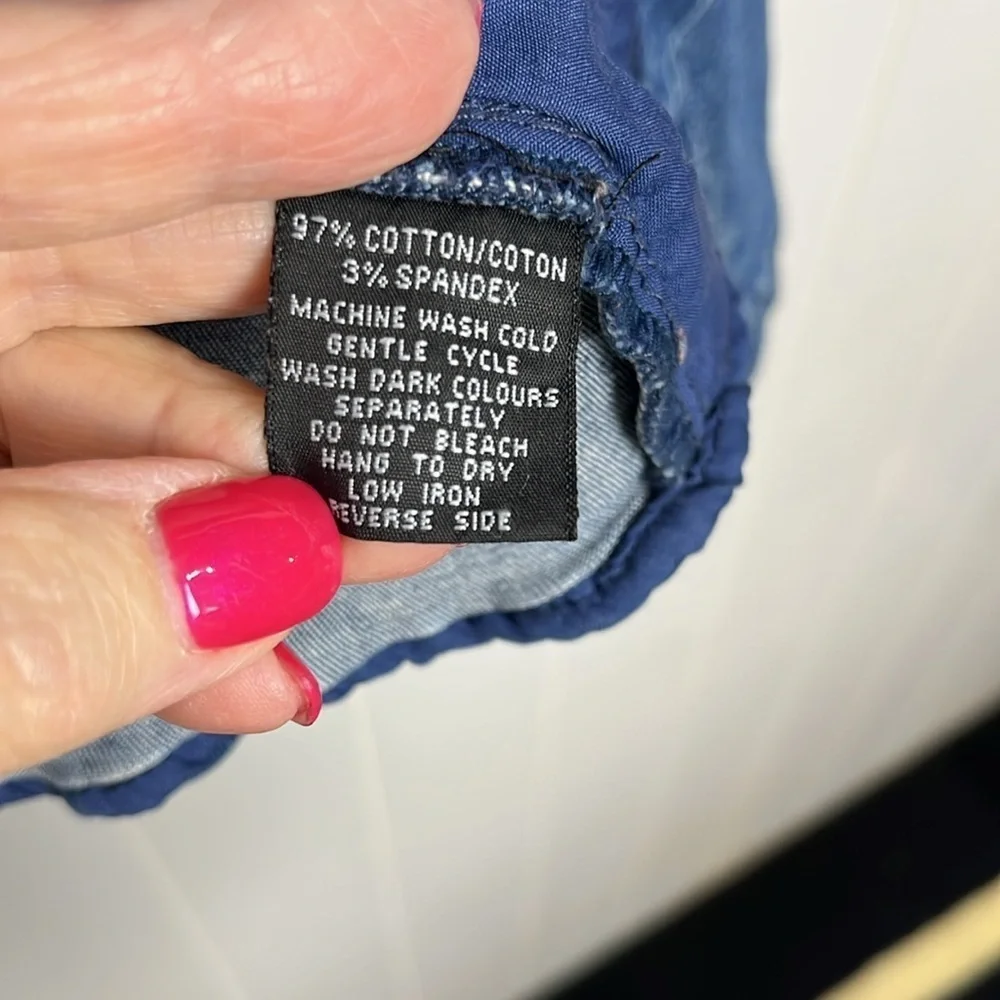 Helium Womens Denim Jacket L Dark Wash Open Front 1 Button Close Zip Pockets EUC